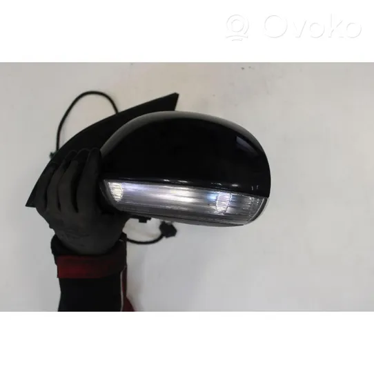 Volkswagen Golf V Front door electric wing mirror 