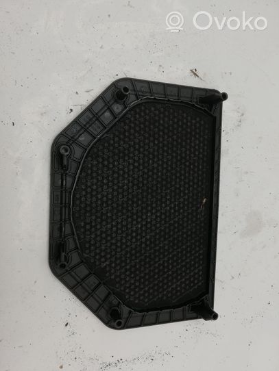 BMW 1 E81 E87 Subwoofer-bassoelementin etusäleikkö/lista 6925328