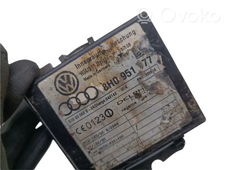 Audi A4 S4 B6 8E 8H Signalizacijos valdymo blokas 8H0951177