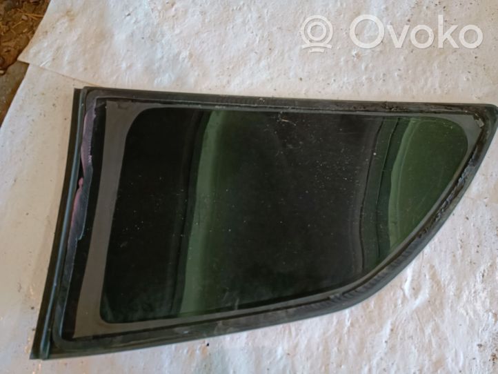 Toyota Yaris Galinis šoninis kėbulo stiklas E643R00048