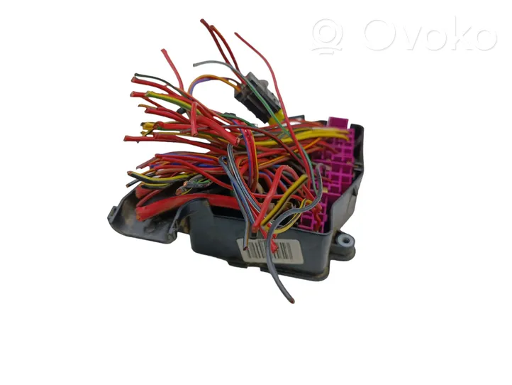 Audi A4 S4 B6 8E 8H Fuse module 8E1941824