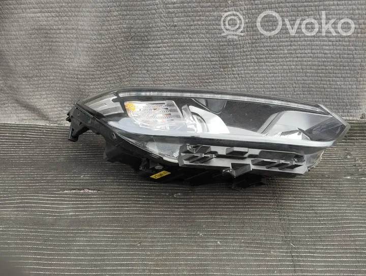 SsangYong Tivoli Lampa przednia ZGM92160080