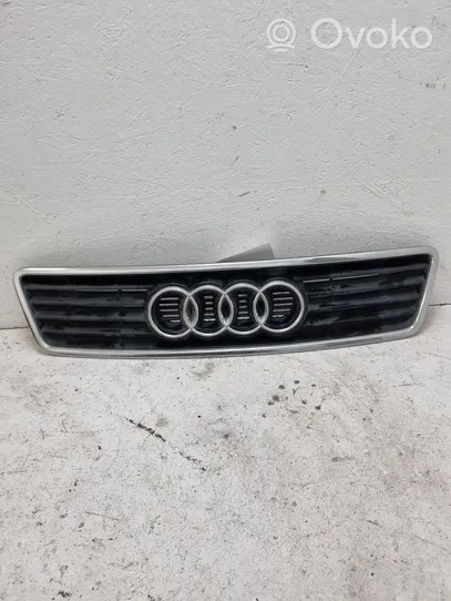 Audi A6 S6 C5 4B Grotelės viršutinės 