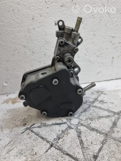 Audi A4 S4 B5 8D Pompe à vide 038145209A