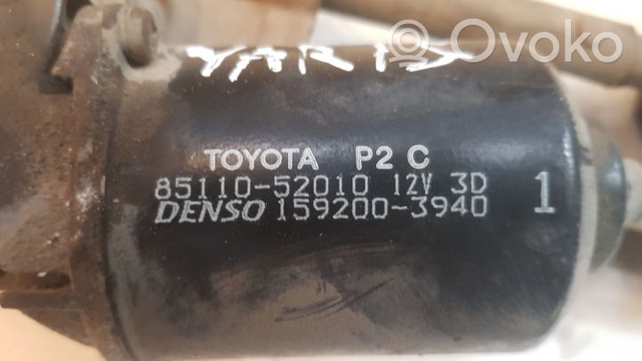 Toyota Yaris Mechanizm i silniczek wycieraczek szyby przedniej / czołowej 8511052010