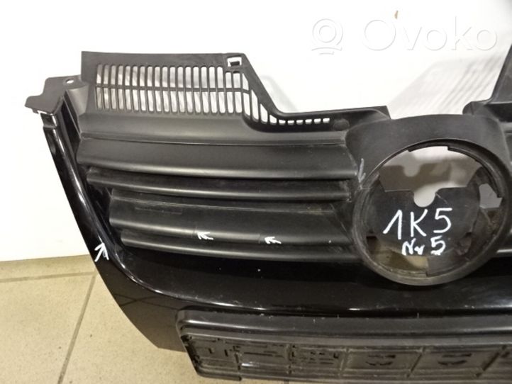 Volkswagen Golf V Maskownica / Grill / Atrapa górna chłodnicy 