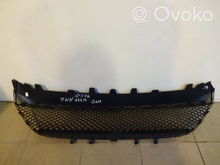 Mercedes-Benz Vito Viano W447 Grille inférieure de pare-chocs avant 