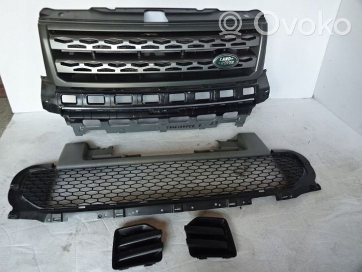 Land Rover Freelander 2 - LR2 Grotelės apatinės (trijų dalių) 