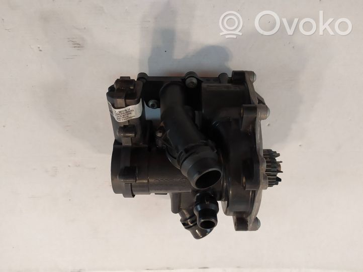 Audi A5 Pompa wody 06L121111J