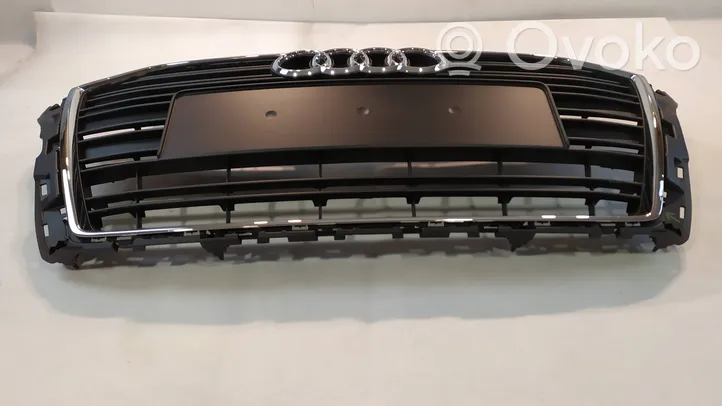 Audi A3 S3 8V Maskownica / Grill / Atrapa górna chłodnicy 8V3853651AA