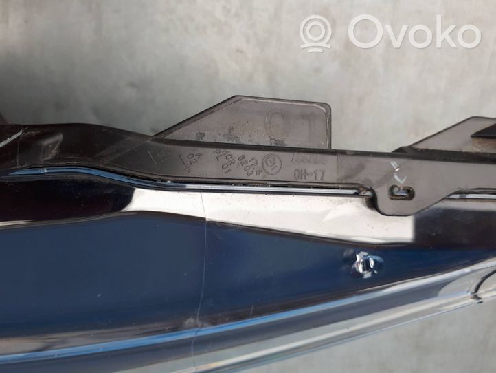 Toyota Aygo AB40 Lampa przednia 0H17