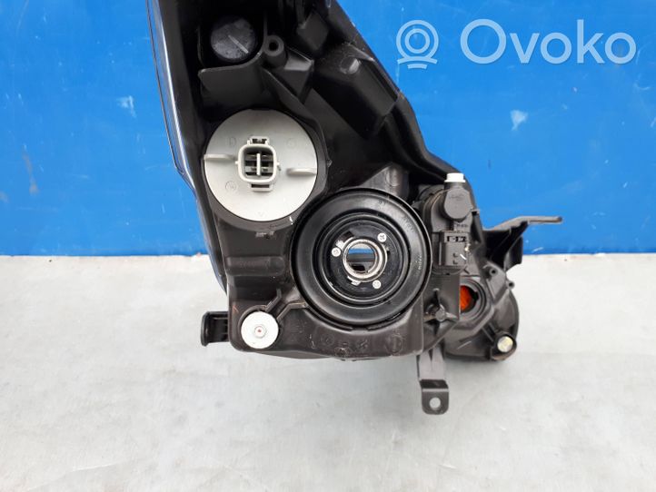 Toyota Aygo AB40 Lampa przednia 0H17