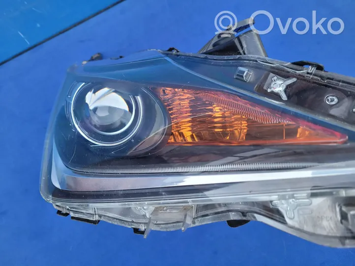 Toyota Aygo AB40 Lampa przednia 0H18