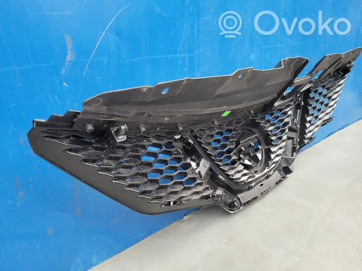 Nissan Qashqai Maskownica / Grill / Atrapa górna chłodnicy 623104EA2D