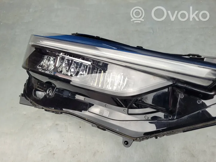 Honda HR-V Lampa przednia W6500