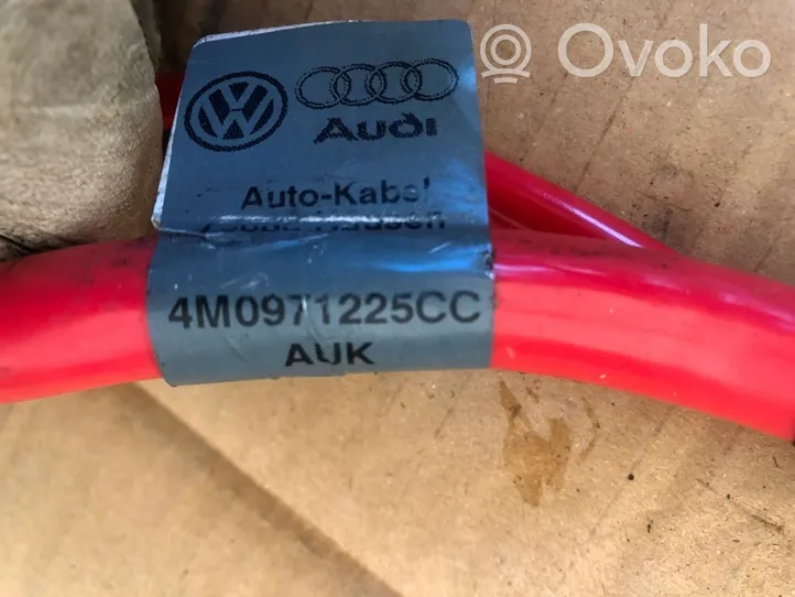 Audi Q7 4M Minusinis laidas (akumuliatoriaus) 4M0971225CC