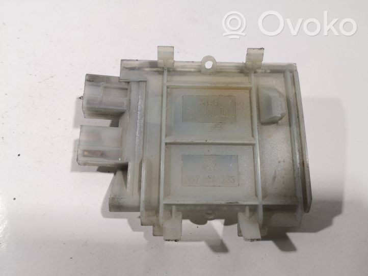 Volkswagen PASSAT B3 Résistance moteur de ventilateur de chauffage 881048164