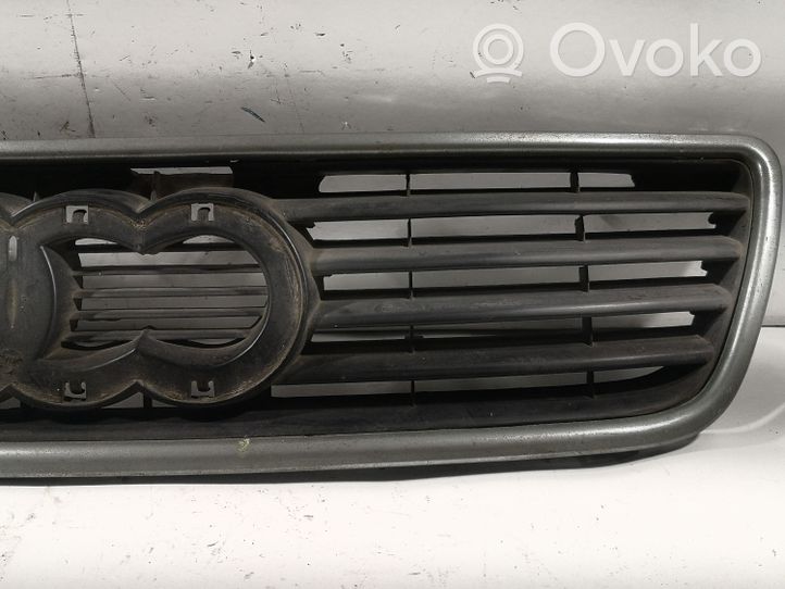 Audi A6 S6 C4 4A Grille calandre supérieure de pare-chocs avant AD0700602