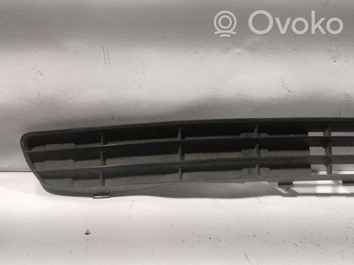 Audi 80 90 B3 Grille inférieure de pare-chocs avant 893853667