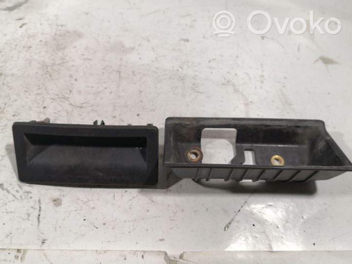 Volkswagen Jetta VI Tailgate/trunk/boot exterior handle 5C6827229A