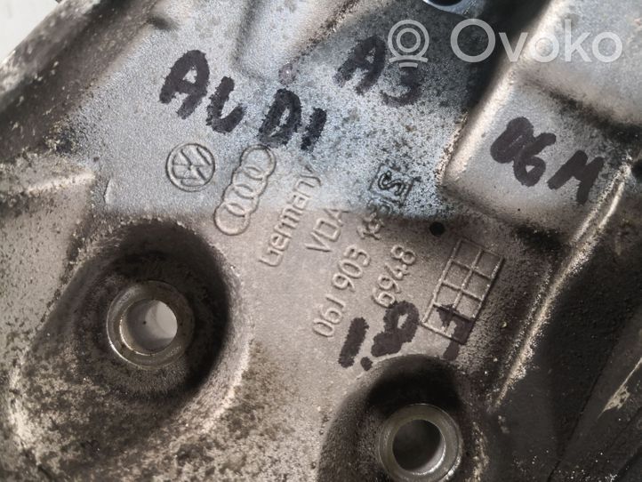 Audi A3 S3 8P Support de filtre à huile 06J903143S