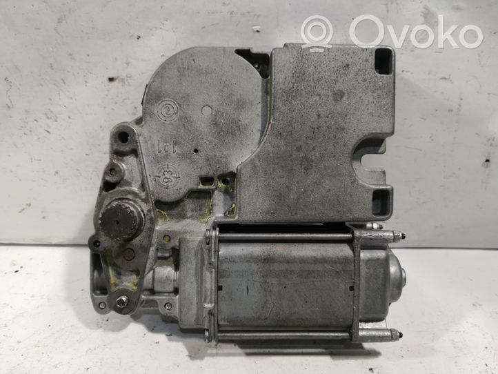 Volkswagen PASSAT B4 Motor / Aktuator 3A0959731
