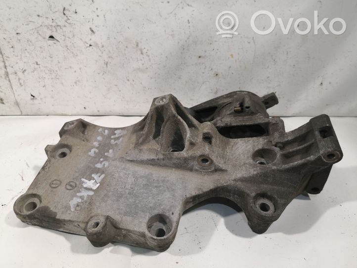 Audi A3 S3 8P Halterung Lichtmaschine 03G903143A