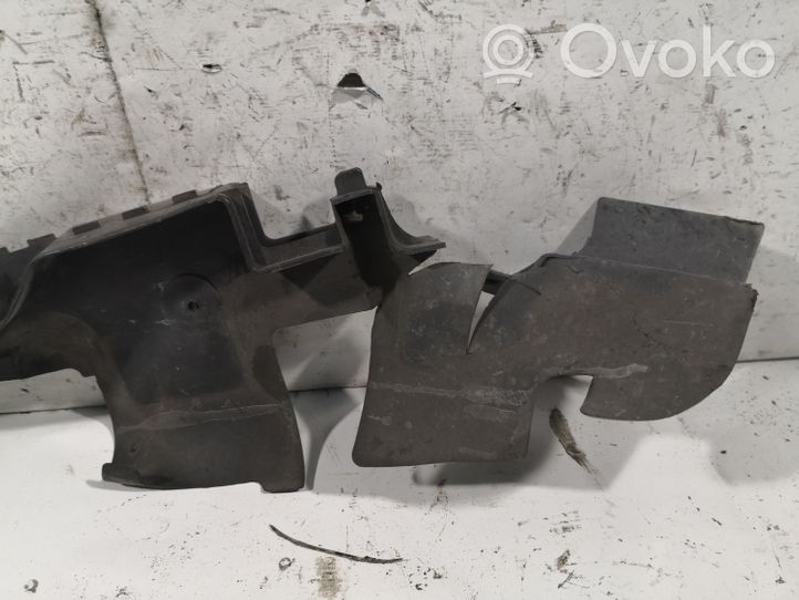 Audi A4 S4 B6 8E 8H Wlot / Kanał powietrza intercoolera 8E0121284B