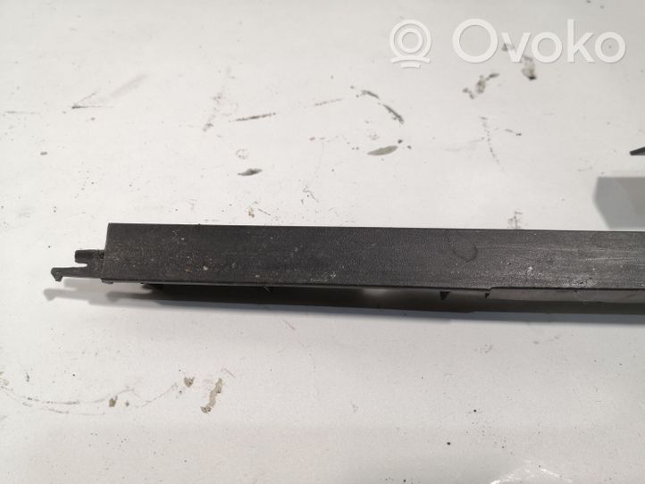 Audi A4 S4 B6 8E 8H Garniture rail de siège passager avant 8E0881478B