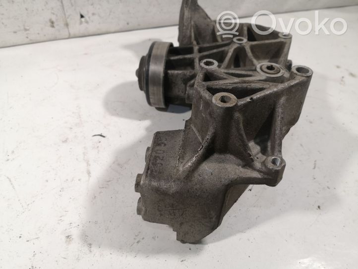 Audi A6 S6 C4 4A Support de générateur / alternateur 058145523E