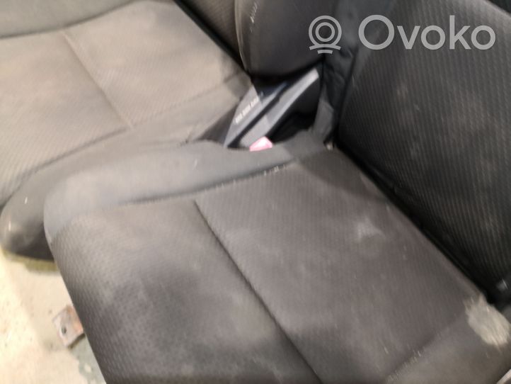 Toyota Corolla Verso AR10 Istuinsarja 