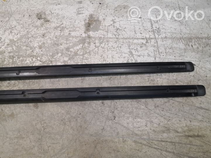 Volkswagen Touareg I Moulures, baguette de toit 7L6860184F