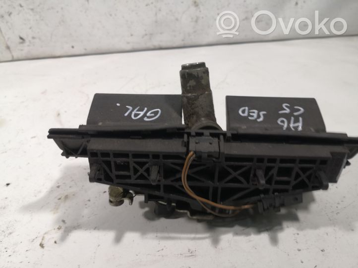 Audi A6 S6 C5 4B Support extérieur, poignée de porte de hayon 4B0827565H