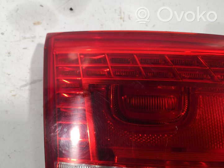 Volkswagen PASSAT B7 Lampy tylnej klapy bagażnika 