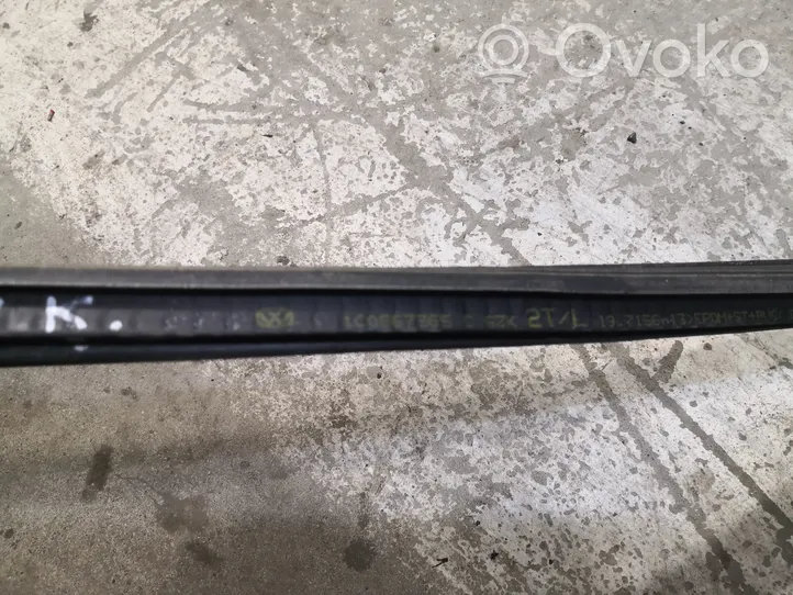 Volkswagen New Beetle Front door rubber seal 1C0867365