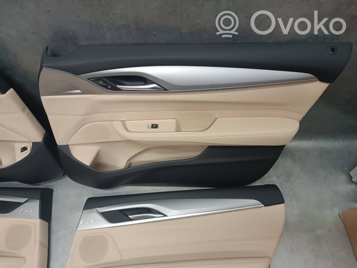 BMW 6 G32 Gran Turismo Front door card panel trim 