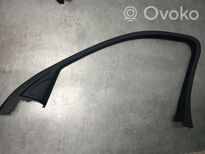 BMW X6 F16 Verkleidung Türfenster Türscheibe hinten 7318176