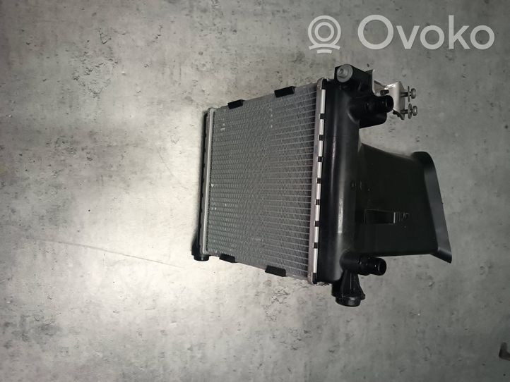 BMW X2 F39 Dzesēšanas šķidruma radiators 9884537