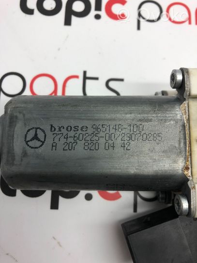 Mercedes-Benz E C207 W207 Motorino alzacristalli della portiera anteriore A2078200442