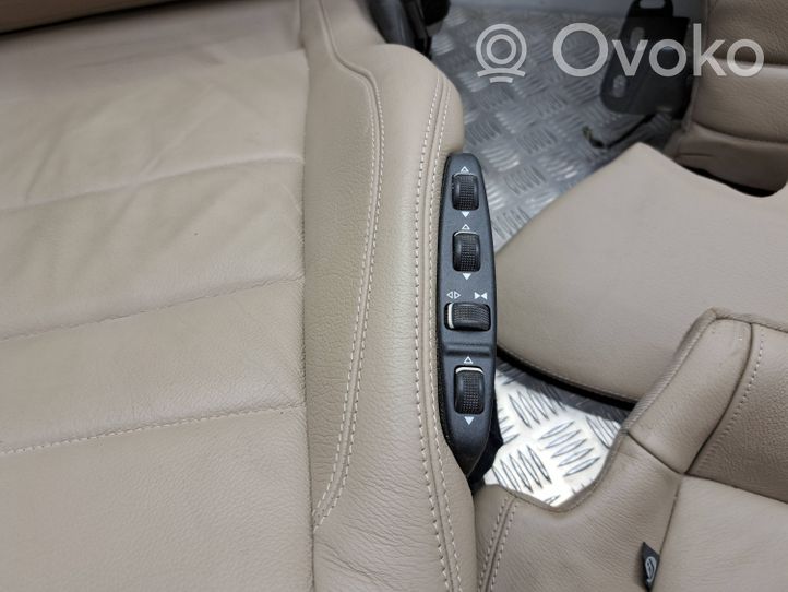 Mercedes-Benz E C207 W207 Garnitures, kit cartes de siège intérieur avec porte 