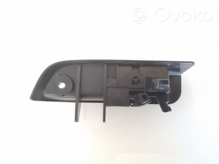 Toyota Prius (XW20) Maniglia di rilascio del tappo carburante 