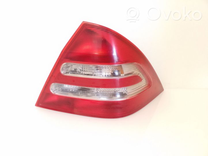 Mercedes-Benz C AMG W203 Lampa tylna ULO3311