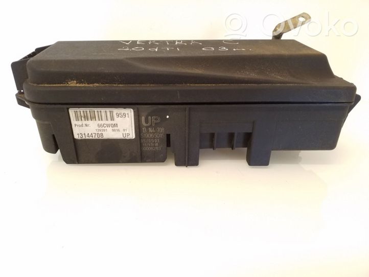 Opel Vectra C Fuse box set 13144708