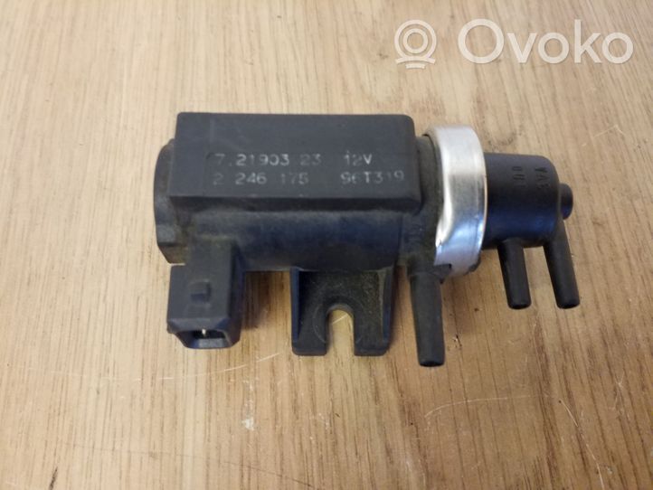 BMW 5 E39 Solenoīda vārsts 2247906