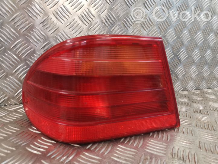 Mercedes-Benz E W210 Luci posteriori A2108200164