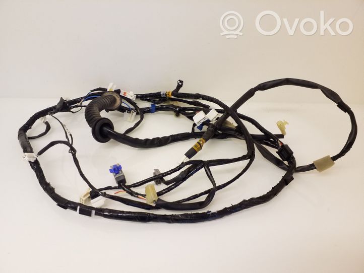Subaru Outback (BS) Faisceau de câbles hayon de coffre 81817AL031