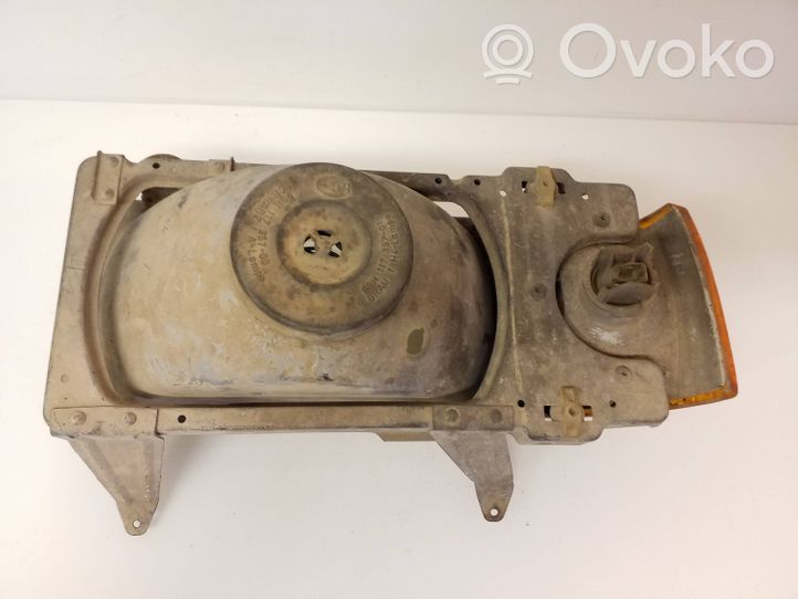 Audi 80 90 B2 Lampa przednia 24509R7