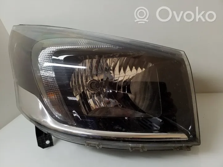 Opel Vivaro Faro delantero/faro principal 260106822R