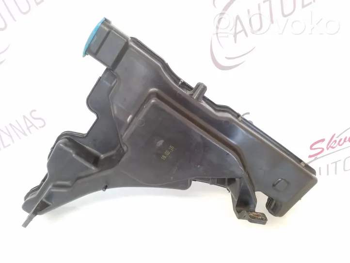 Audi A4 S4 B9 Бачок оконной жидкости 8W0955451L