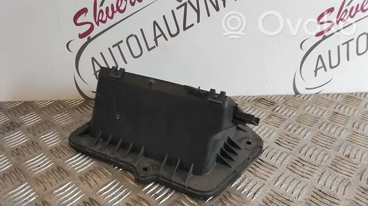 Audi A4 S4 B9 Parte del condotto di aspirazione dell'aria 8W1819904A